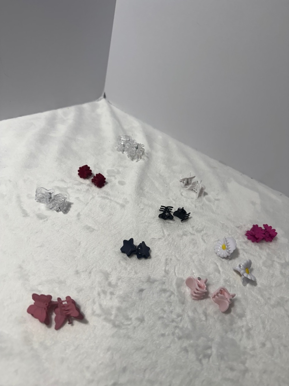 Mini hair clips different colors and shapes lot of 10 pairs
